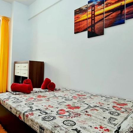 Red Accommodation Near Palas Mall ヤシ エクステリア 写真