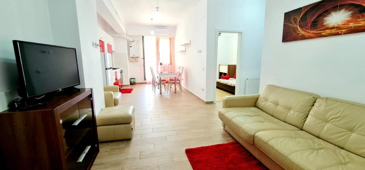 Red Accommodation Near Palas Mall ヤシ エクステリア 写真